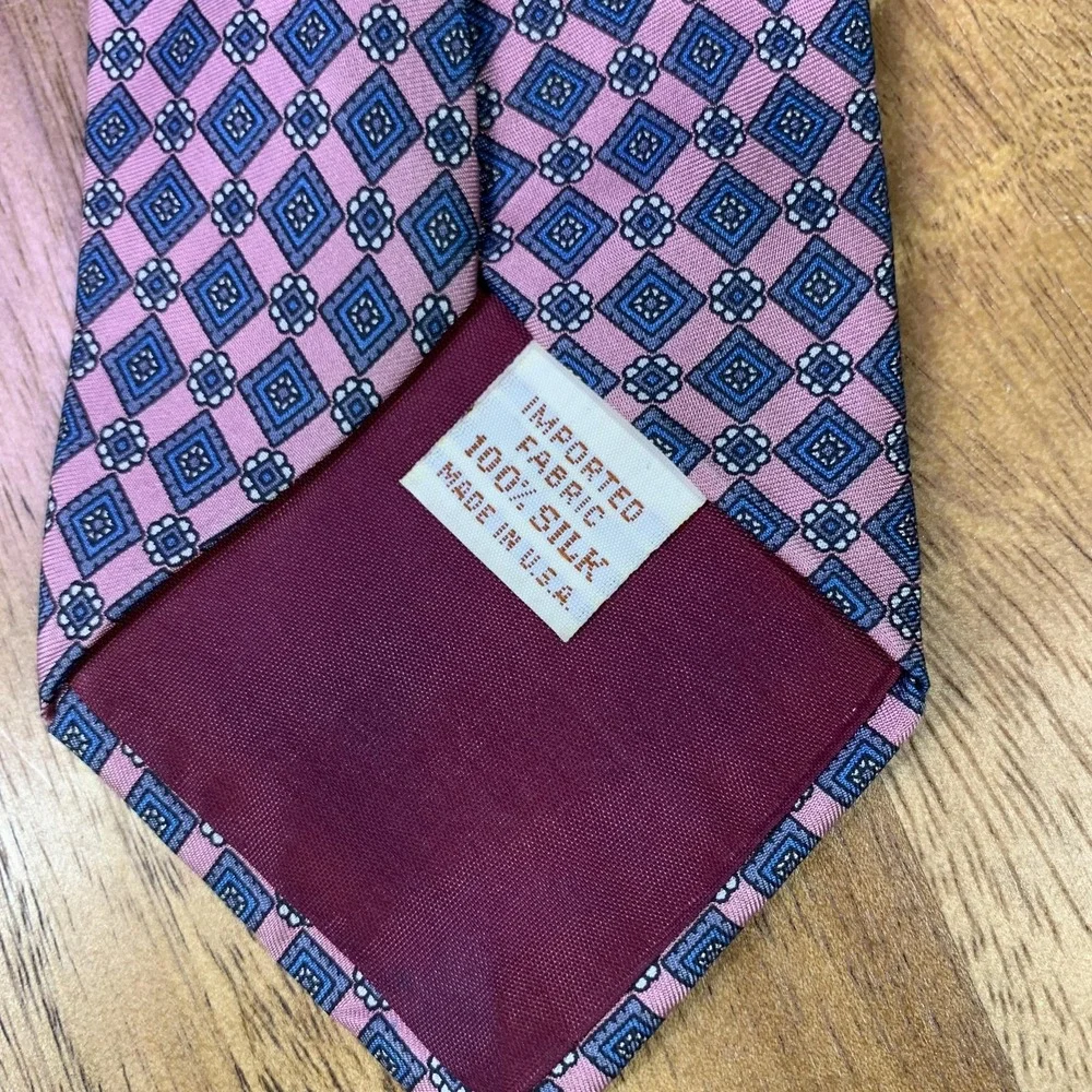 Yves Saint Laurent Tie Mens Pink Blue Silk Geometric Diamond Pattern‎ Made USA
